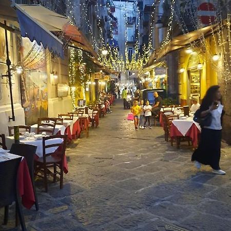 White Home Quartieri Spagnoli 那不勒斯 外观 照片
