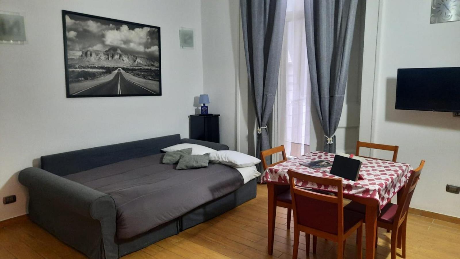 White Home Quartieri Spagnoli 那不勒斯 外观 照片
