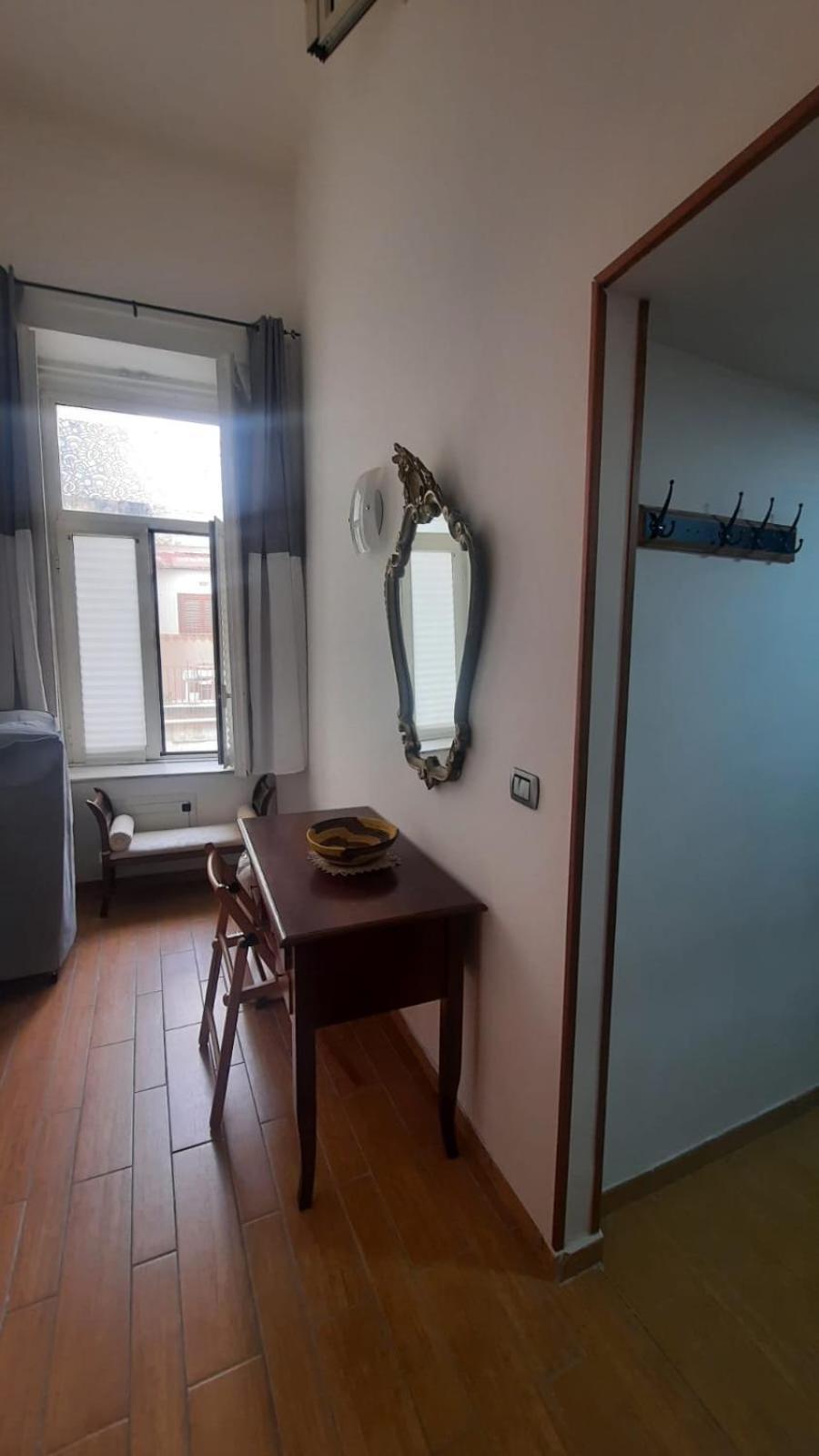 White Home Quartieri Spagnoli 那不勒斯 外观 照片